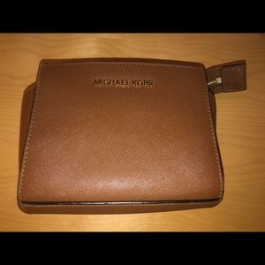 Authentic Small Michael Kors Selma Crossbody